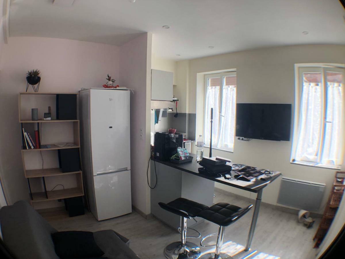 Appartement Lisieux Calme Tres Bien Equipe מראה חיצוני תמונה
