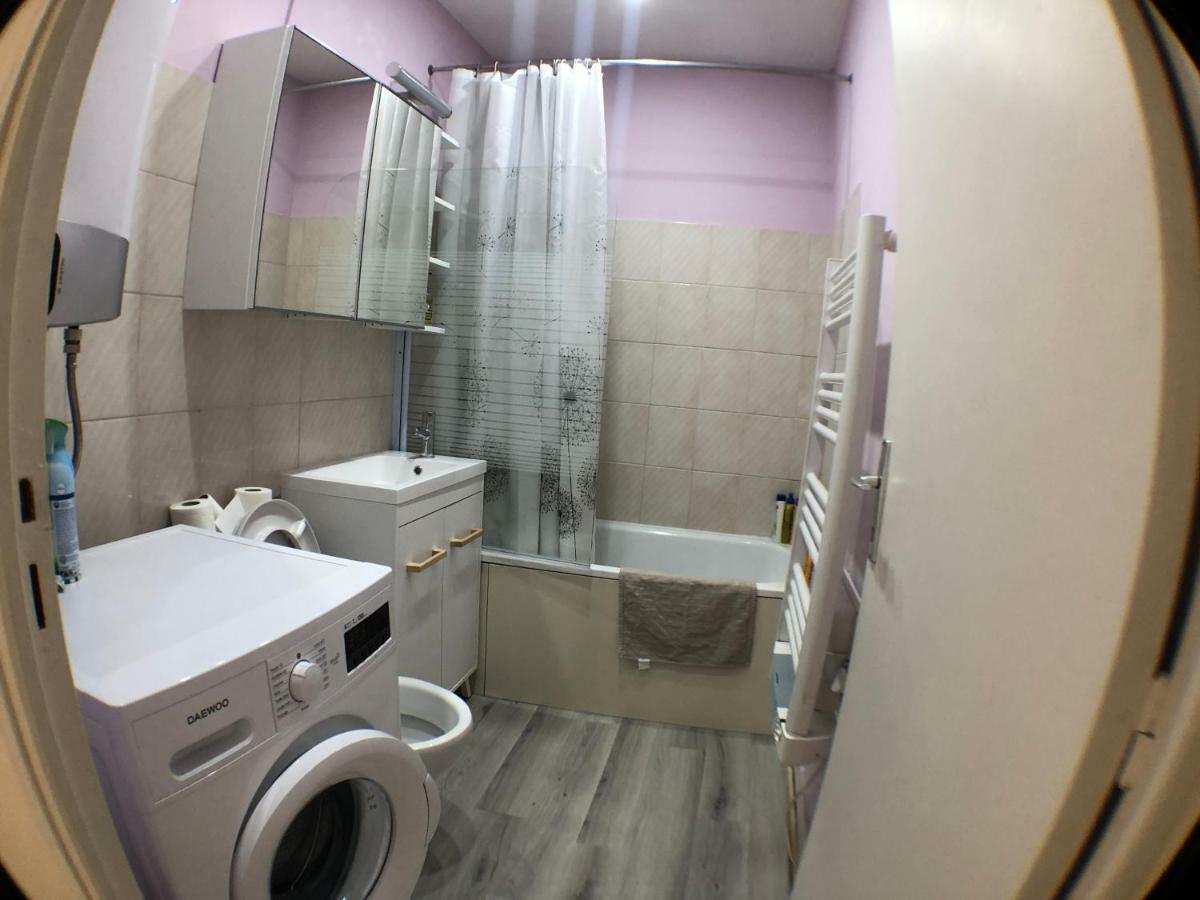 Appartement Lisieux Calme Tres Bien Equipe מראה חיצוני תמונה