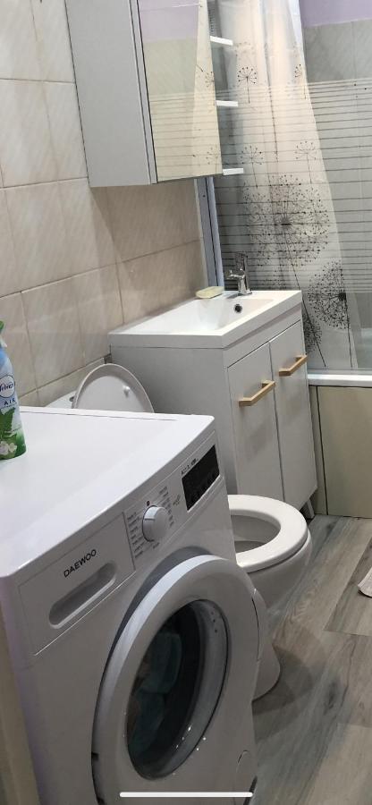 Appartement Lisieux Calme Tres Bien Equipe מראה חיצוני תמונה